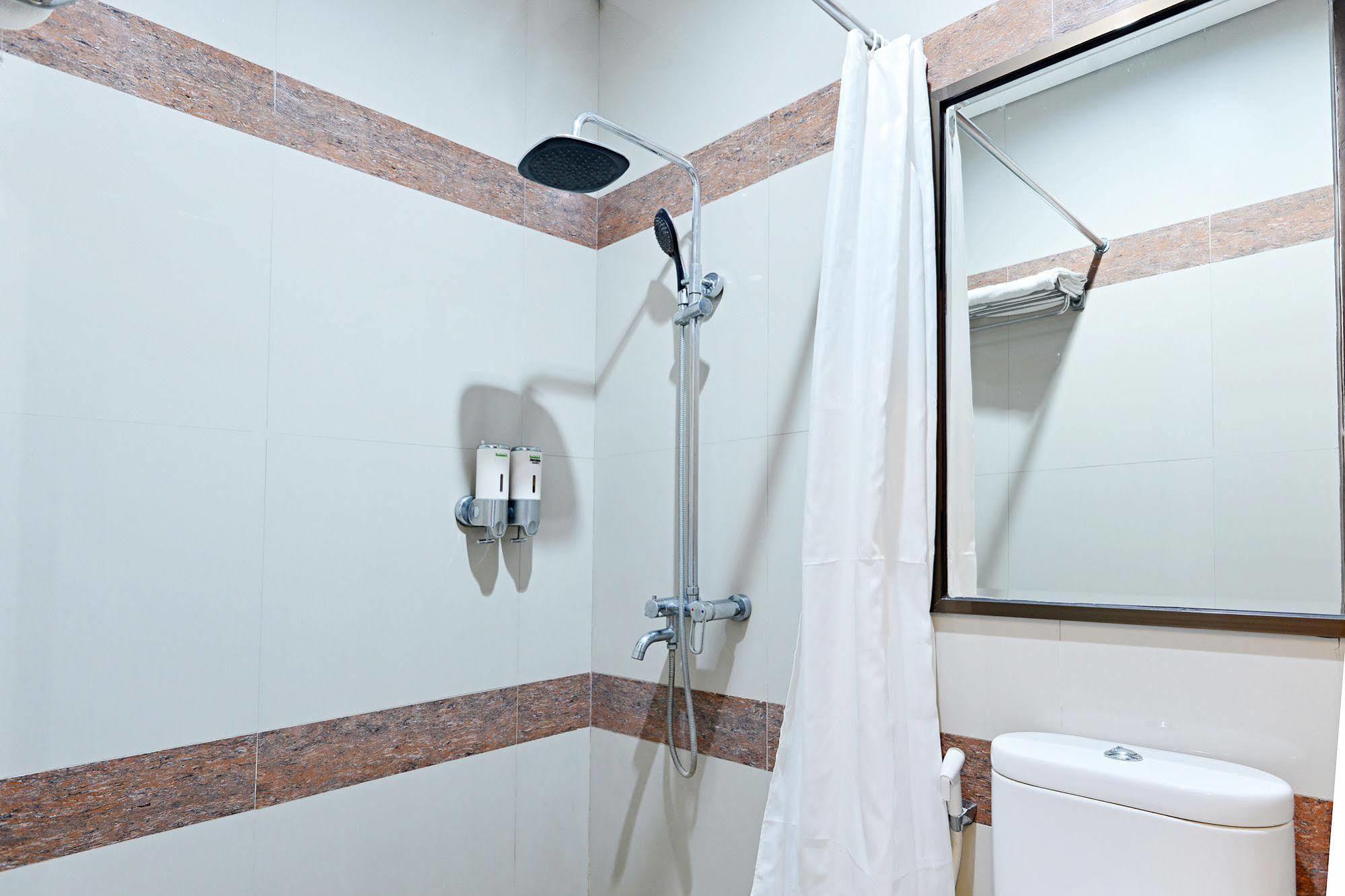 Zen Rooms Riau Natuna Bandung Luaran gambar