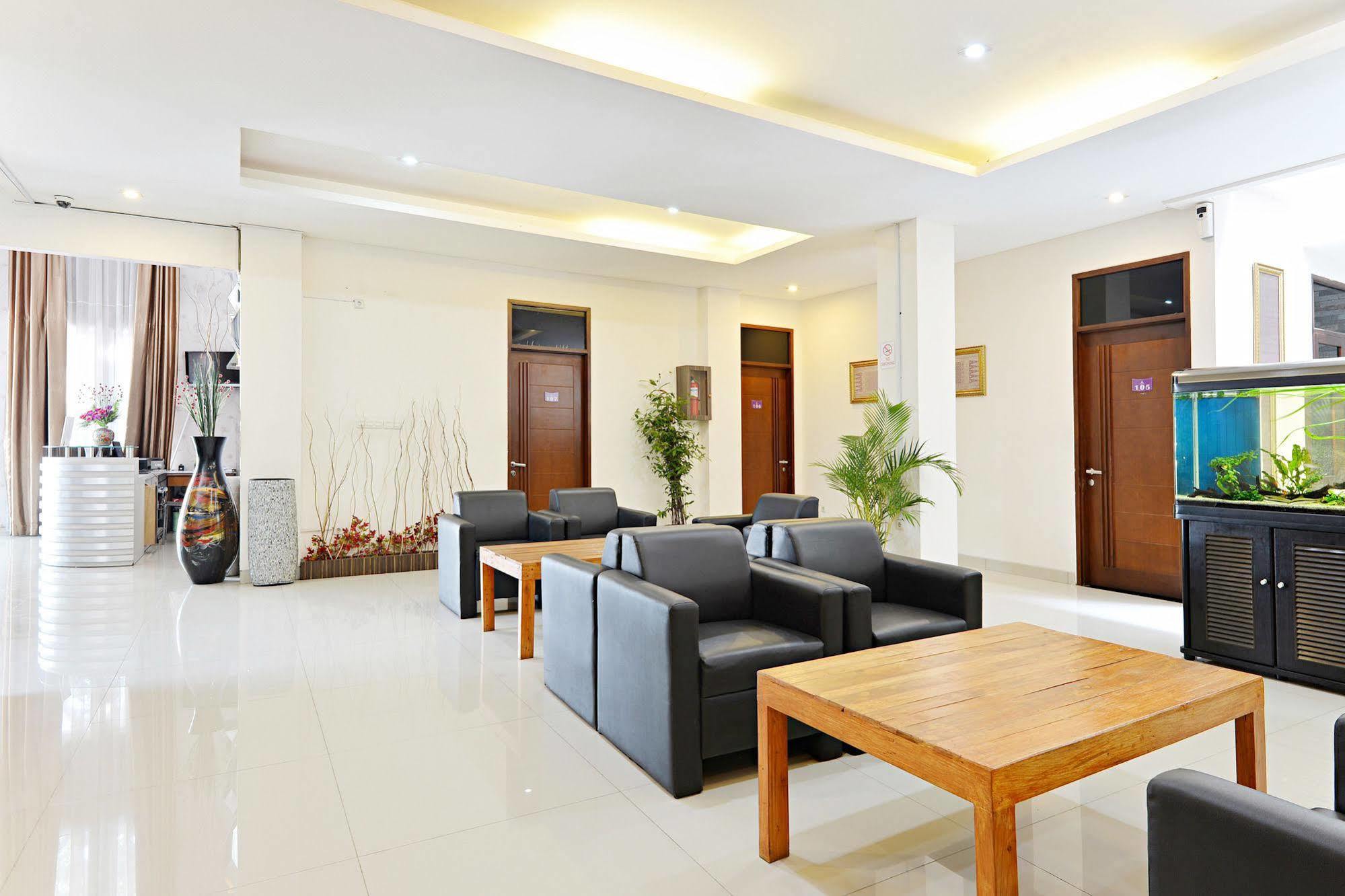 Zen Rooms Riau Natuna Bandung Luaran gambar