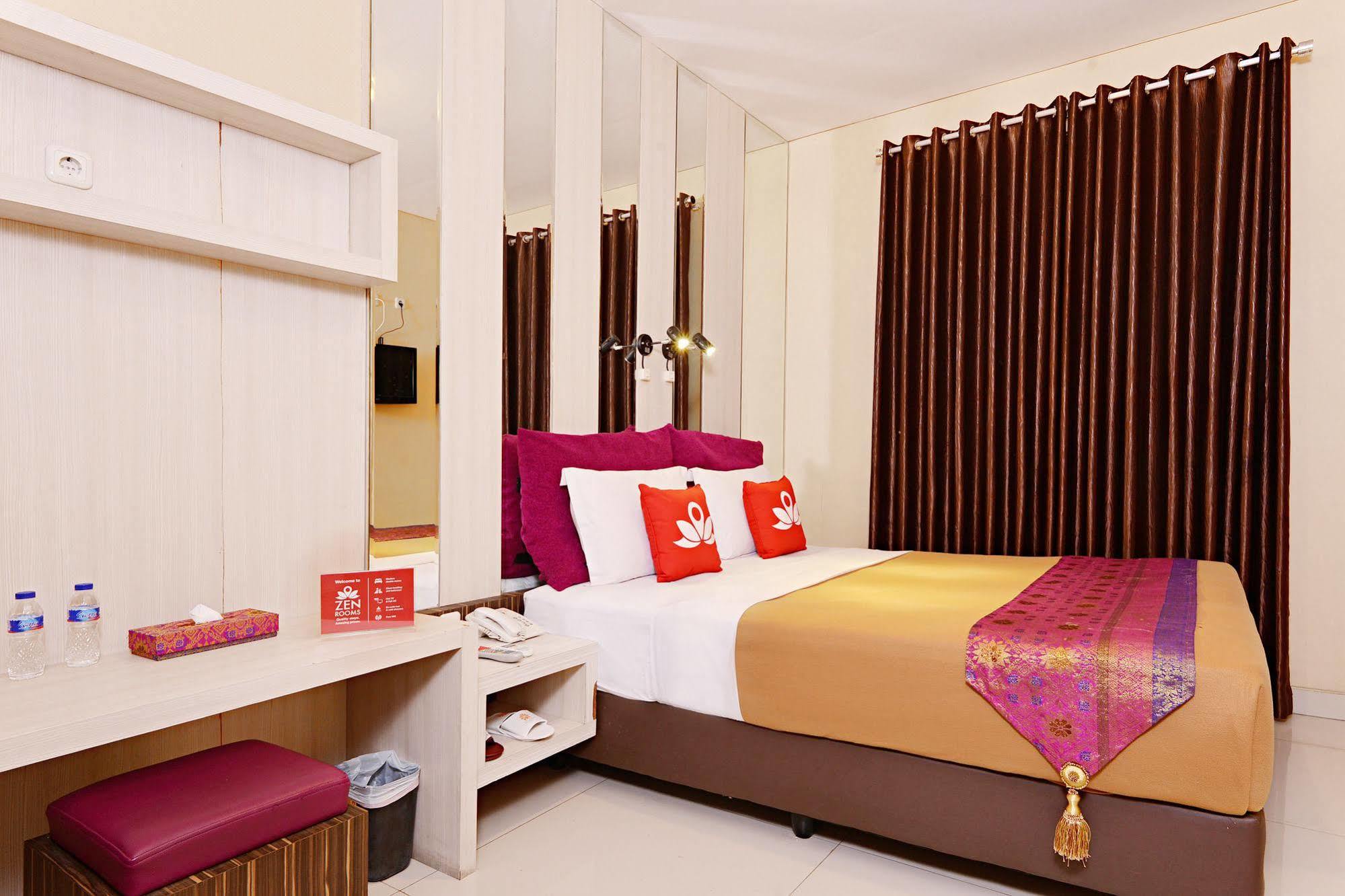 Zen Rooms Riau Natuna Bandung Luaran gambar